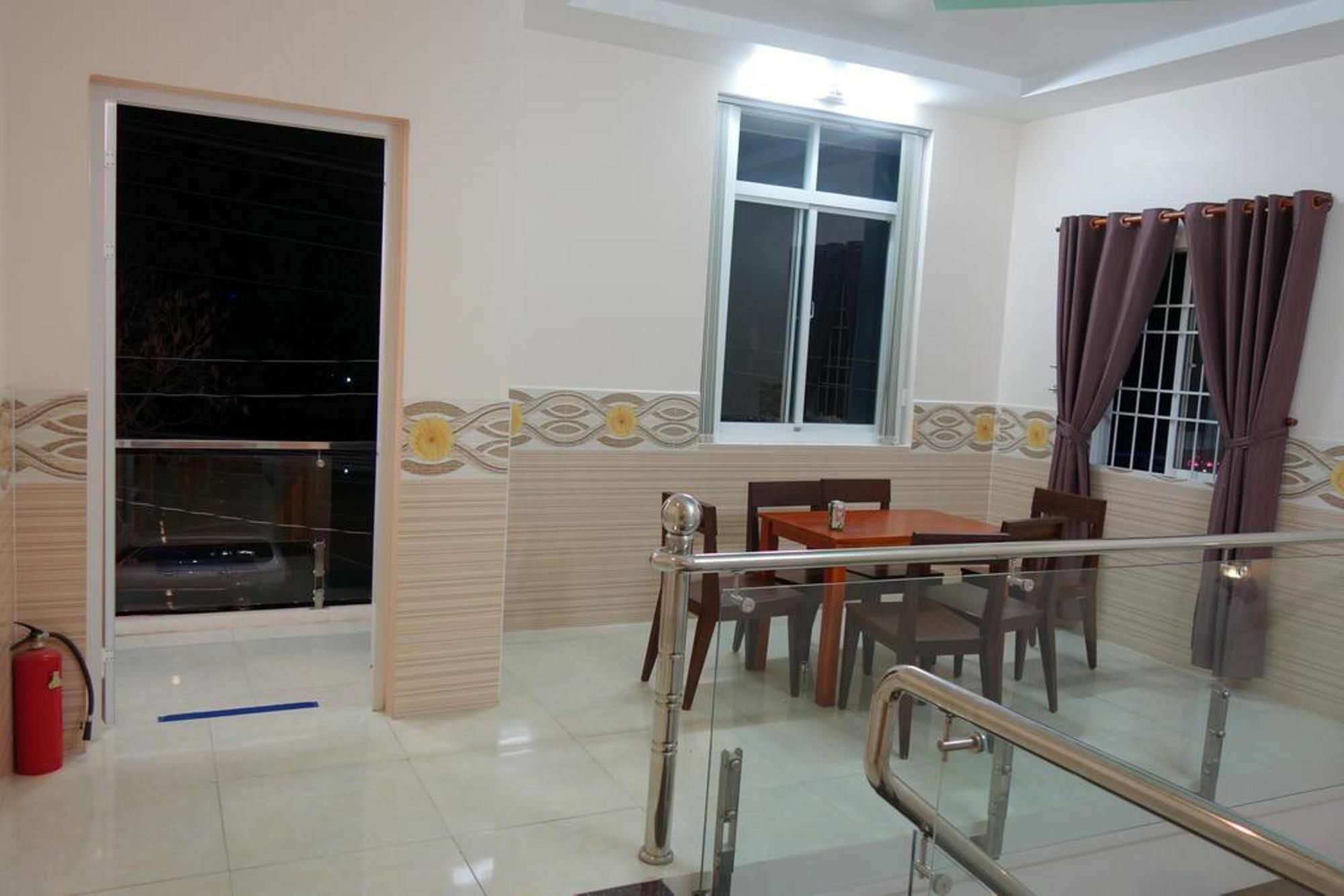 דואונג דונג Huong Quang Guesthouse מראה חיצוני תמונה